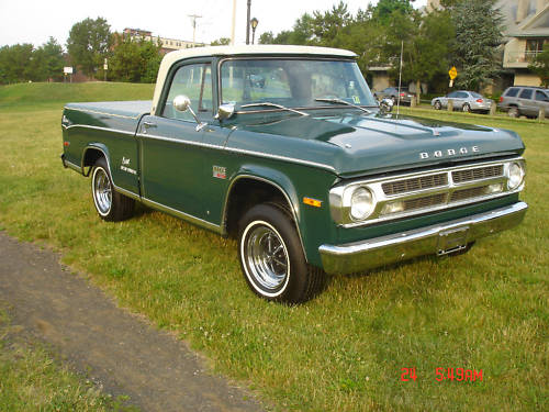 1970 SE Dodge D100 Pickup